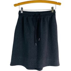 Lululemon grey stretchy activewear athlesiure above knee skirt 6